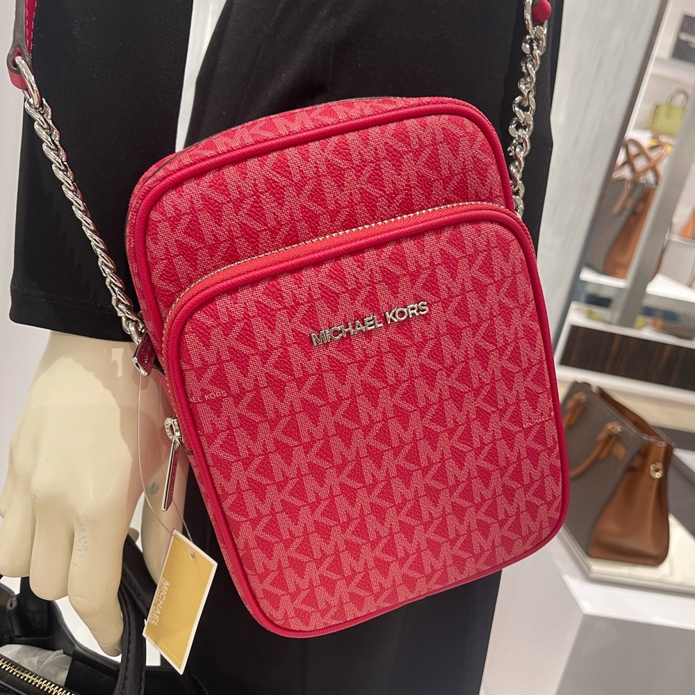 MICHAEL KORS Jet Set Travel Md Signature Logo Crossbody Flight
DK RASPBERRY
NWT - Picture 4 of 16